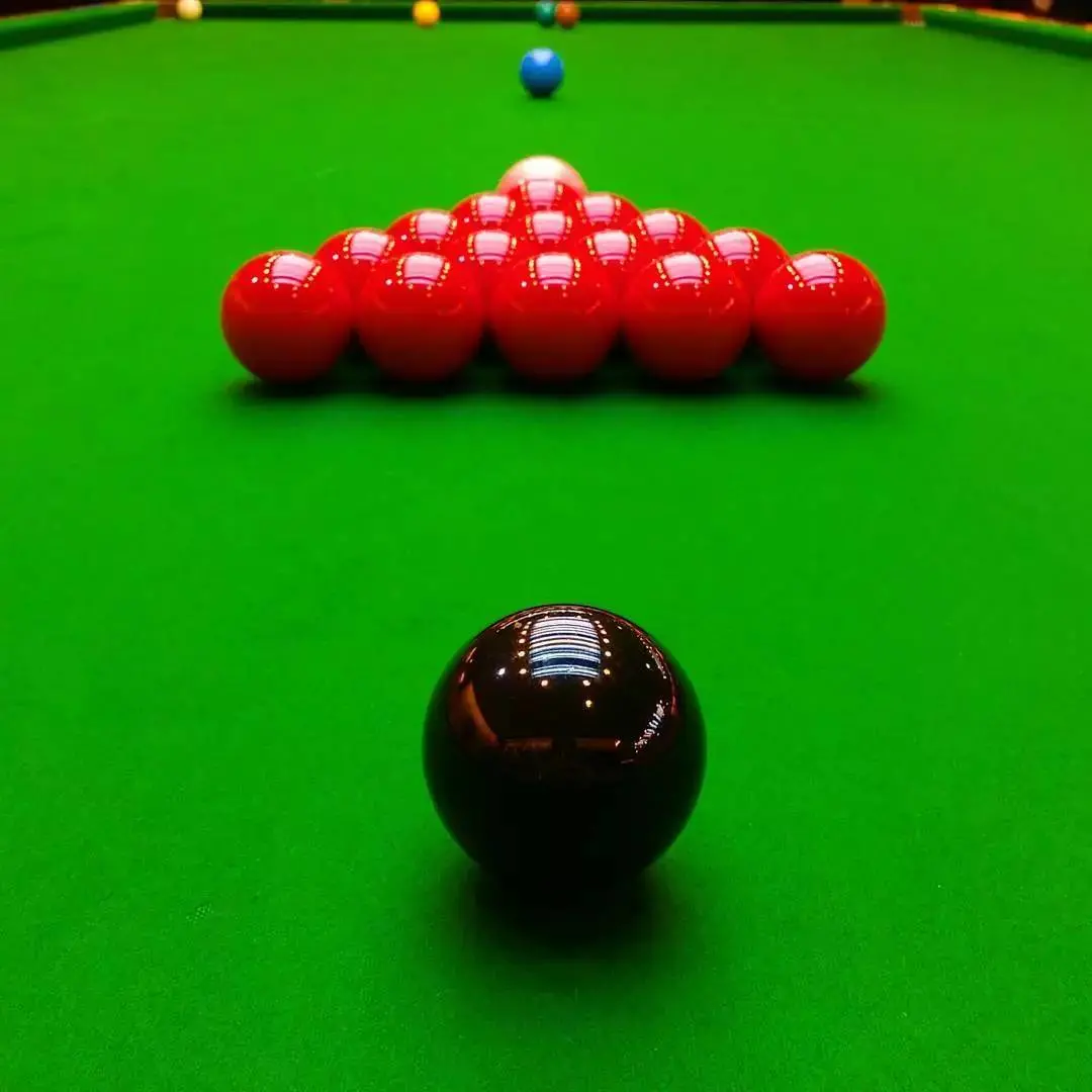 巅峰对决！2023斯诺克武汉公开赛半决赛：特鲁姆普VS吴宜泽，谁将问鼎？